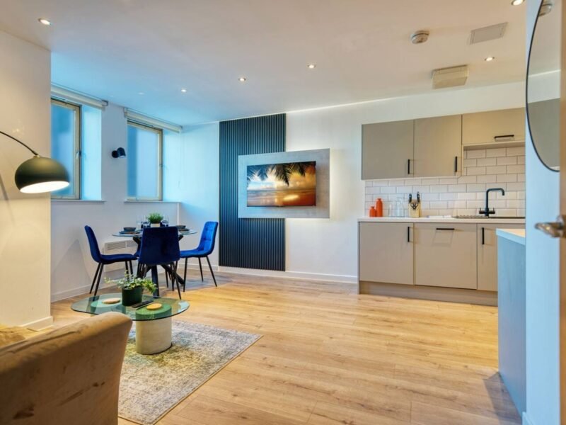 2 Bed Apartment in Glasgow photo 1