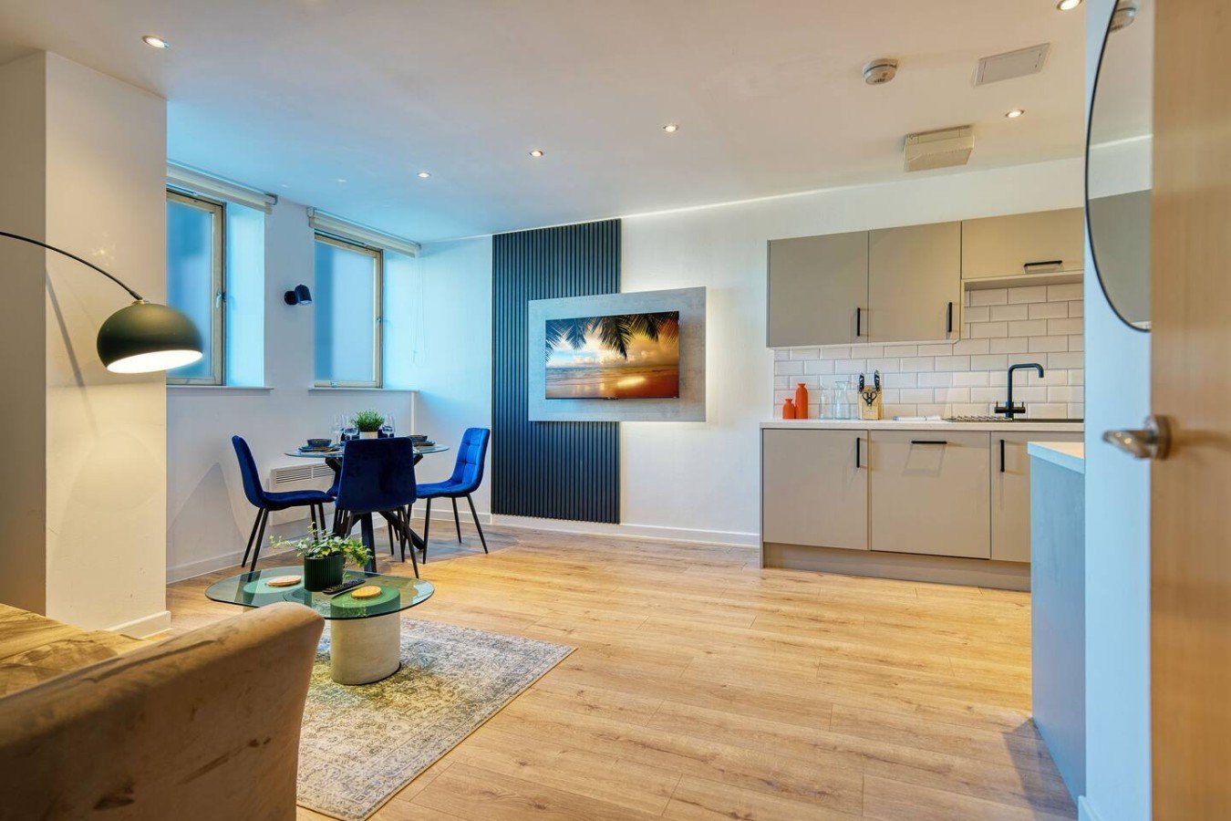 2 Bed Apartment in Glasgow photo 1