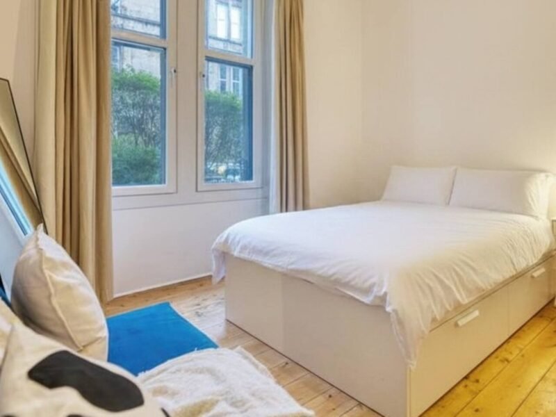 2 Bed Apartment in Glasgow · Sleeps 5 photo 1