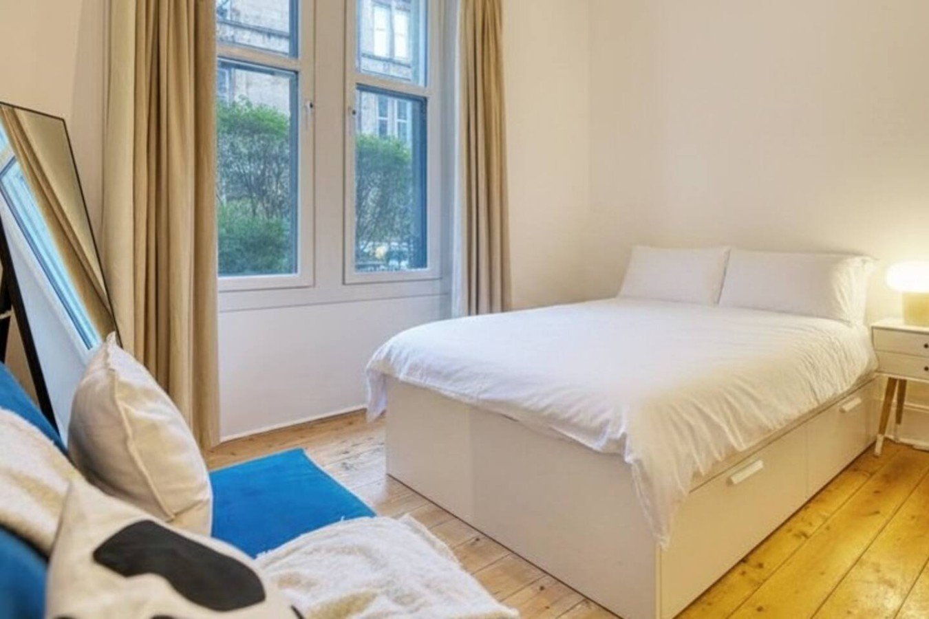 2 Bed Apartment in Glasgow · Sleeps 5 photo 1