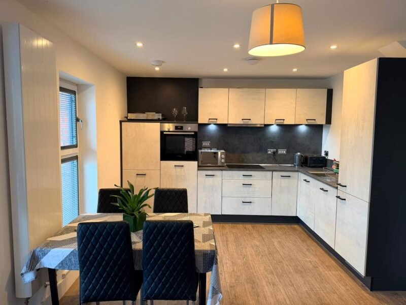 2 Bed Apartment in Glasgow · Sleeps 5 photo 2