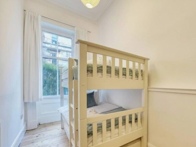 2 Bed Apartment in Glasgow · Sleeps 5 photo 4