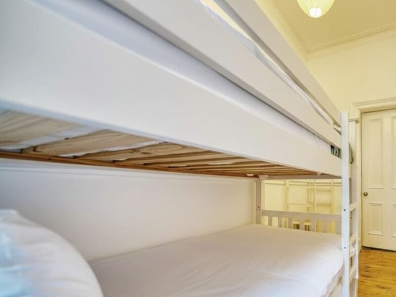 2 Bed Apartment in Glasgow · Sleeps 5 photo 5