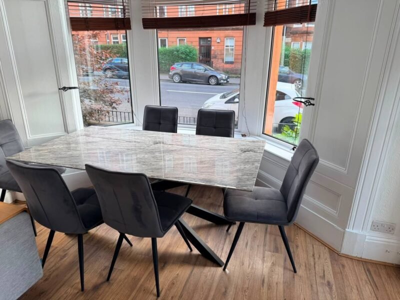 3 Bed Apartment in Glasgow photo 3
