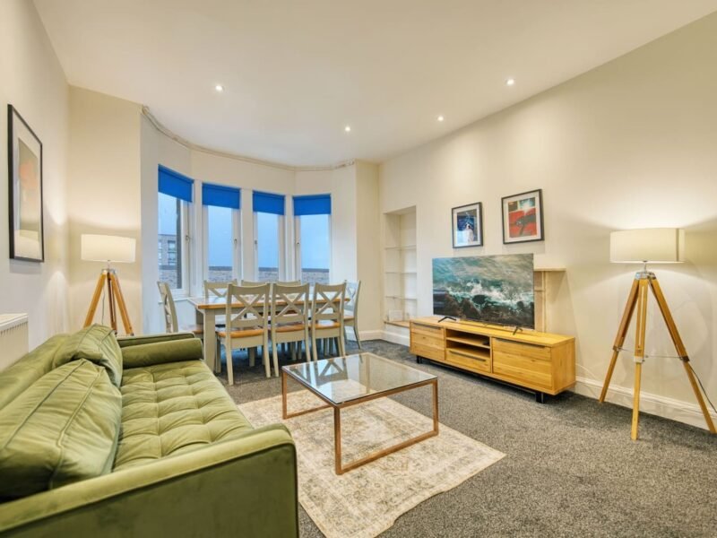 3 Bed House in Glasgow photo 1