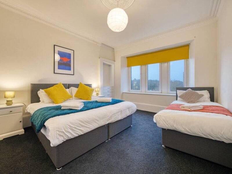 3 Bed House in Glasgow photo 2